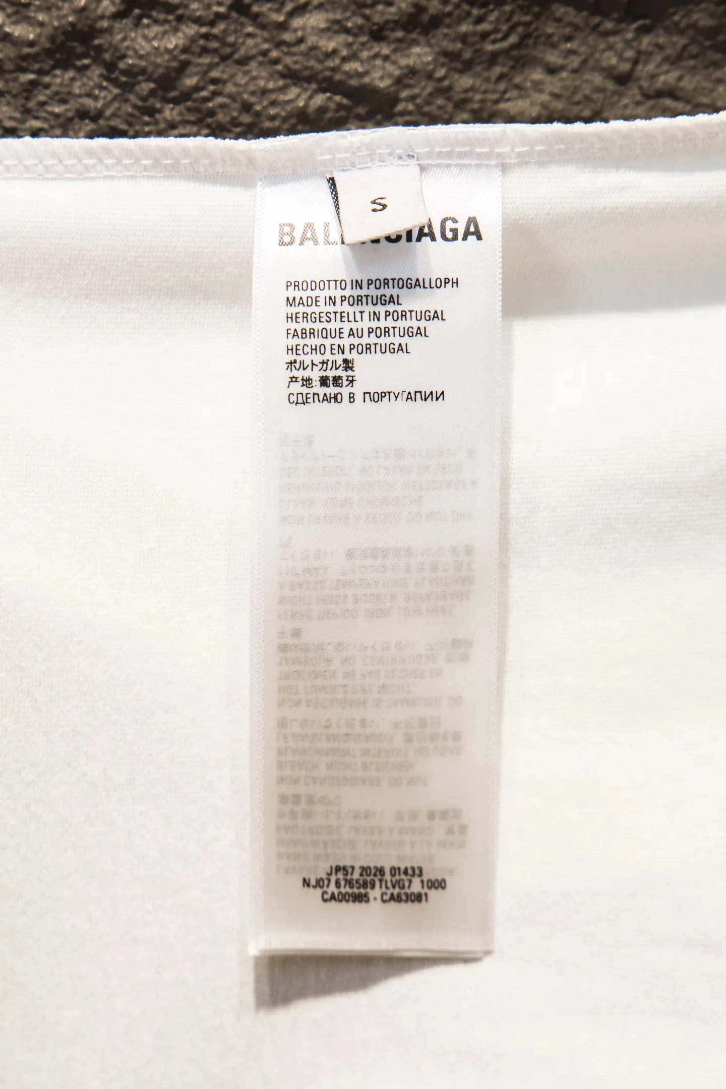 Distressed Embroidered Oversized T-Shirt D13014992 — view 9