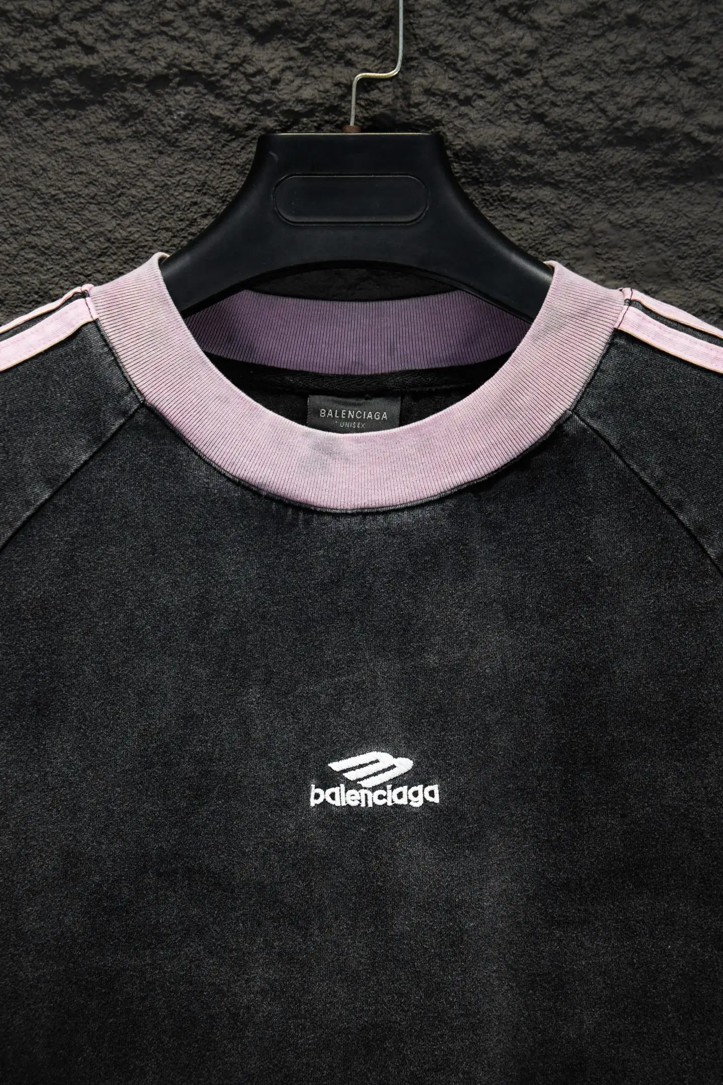 Oversized Distressed Logo-Embroidered T-Shirt D13014988 — view 3