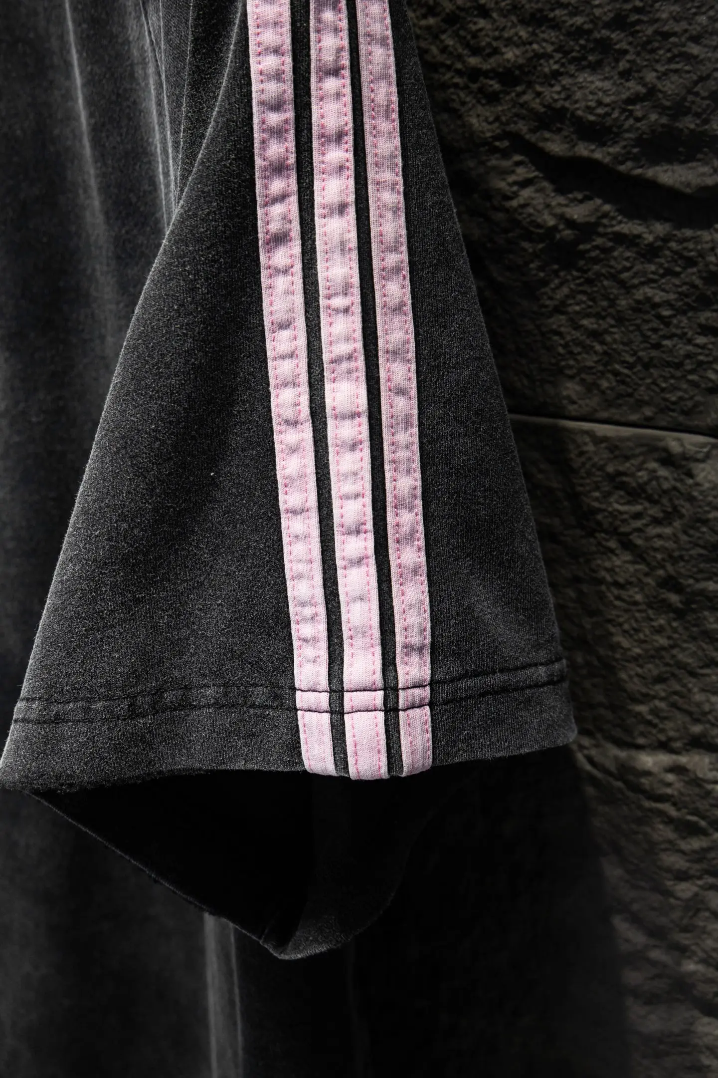 Oversized Distressed Logo-Embroidered T-Shirt D13014988 — view 5