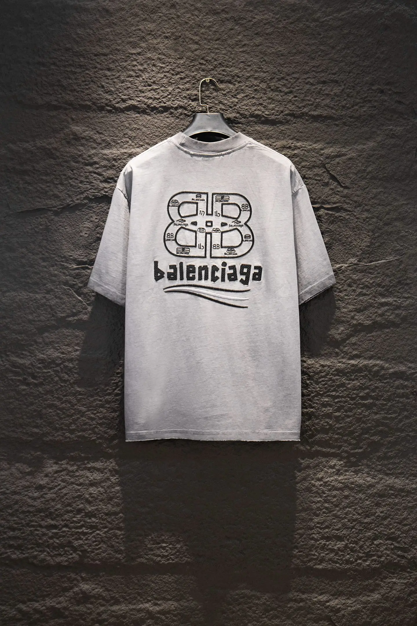 Logo Embroidered Oversized Distressed T-Shirt D14514965 — view 2