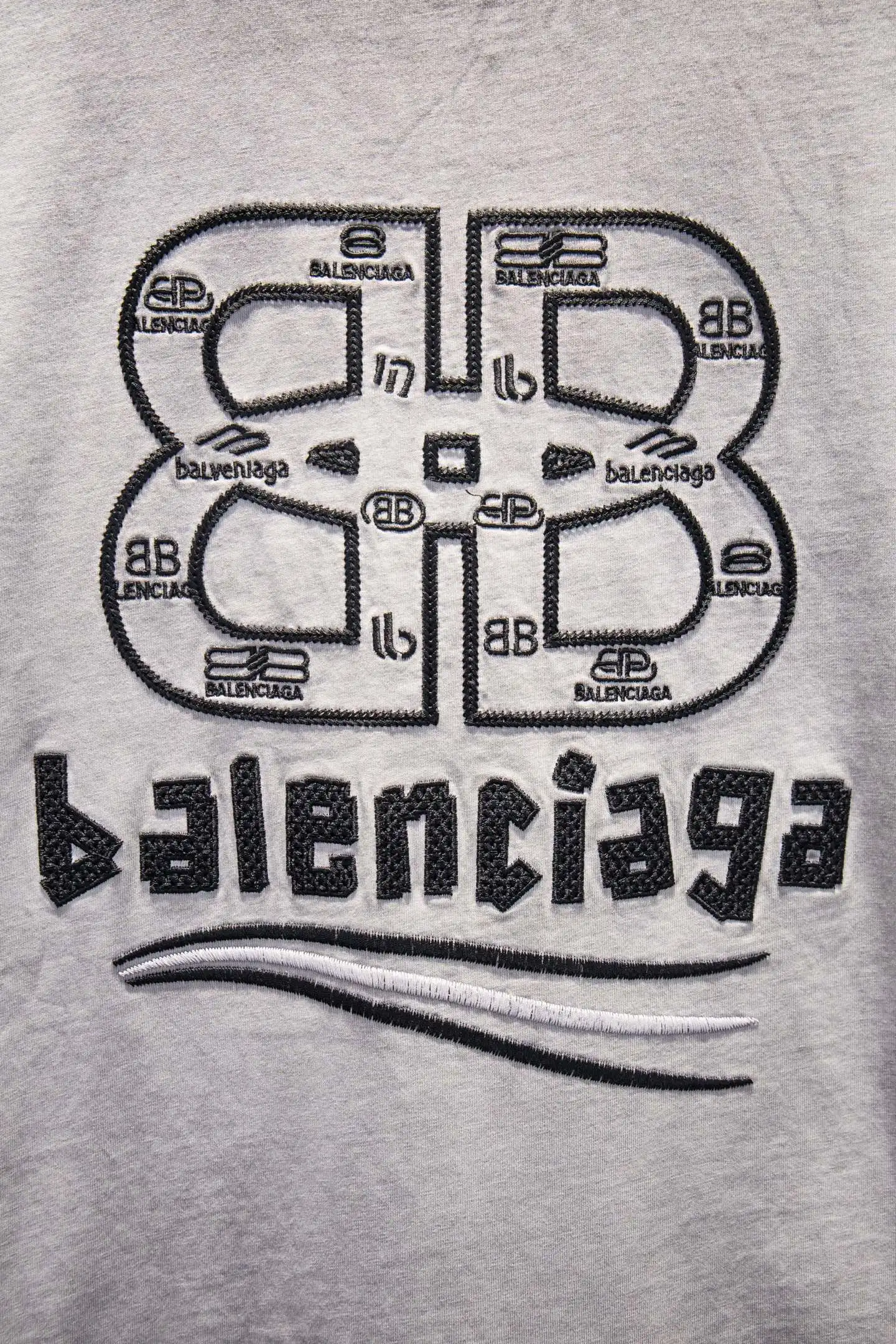 Logo Embroidered Oversized Distressed T-Shirt D14514965 — view 4