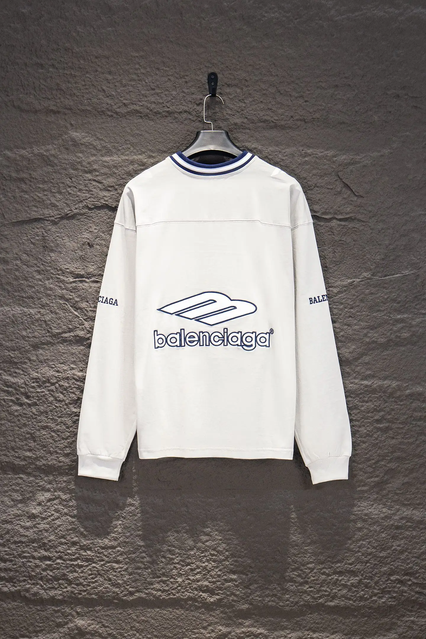 Oversized Embroidered Jersey Long-Sleeve T-Shirt D15922938 — view 2