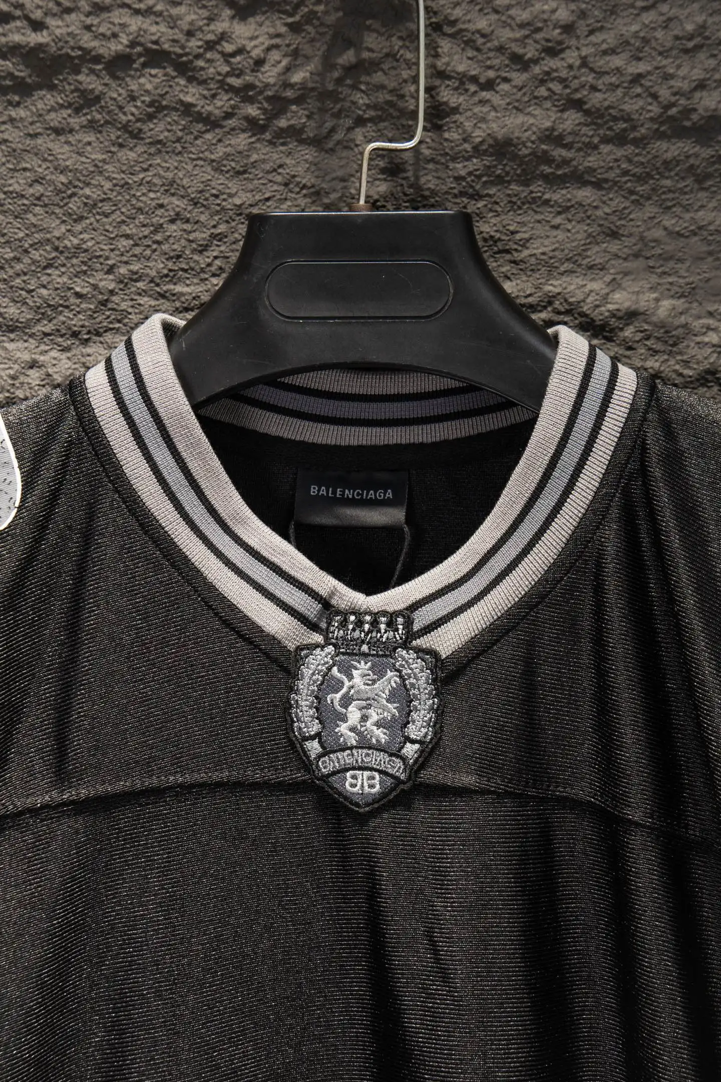 Oversized Paneled Logo Jersey Top D13922965 — view 3