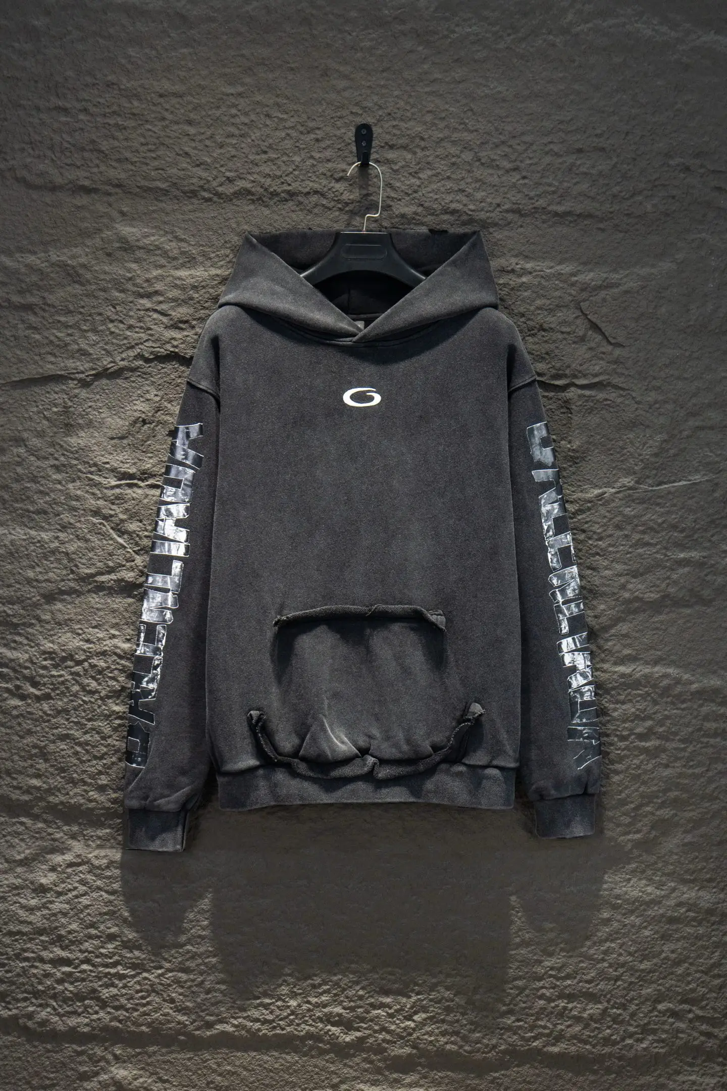 Distressed Logo-Embroidered Oversized Hoodie D20922913