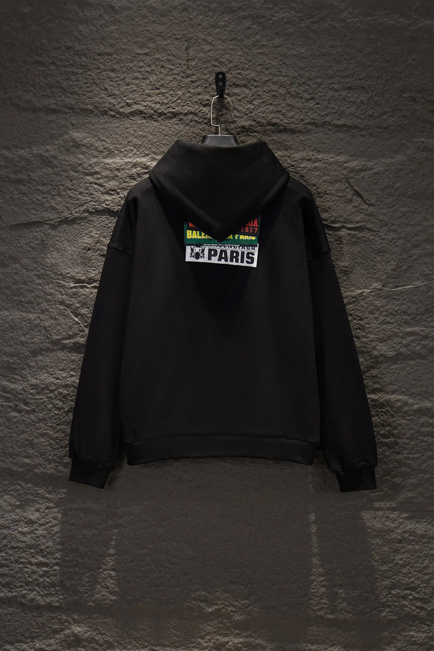 Oversized Graphic Logo Hoodie D18922963 — view 2