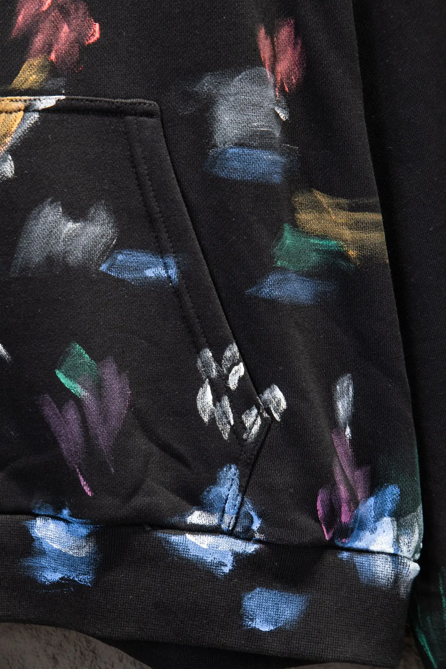 Graffiti Embroidered Oversized Hoodie D19522914 — view 9