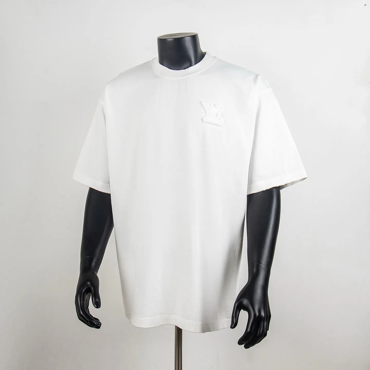 Logo Appliqué Distressed Cotton T-Shirt D12915048