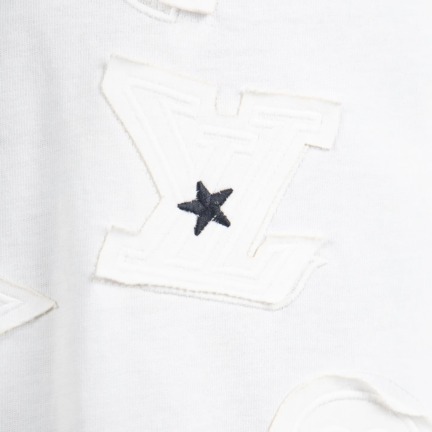 Embroidered Patch Distressed Cotton T-Shirt D12515042 — view 6