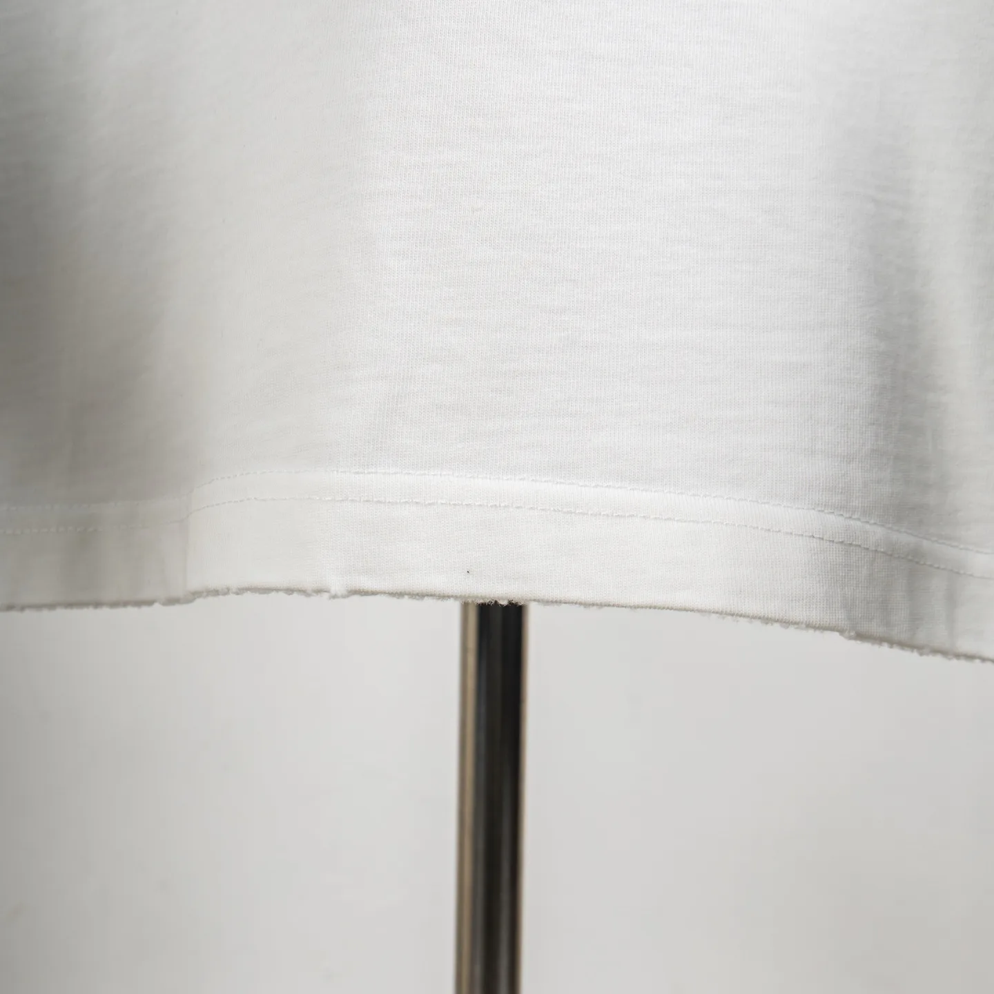 Embroidered Sequin Logo Cotton T-Shirt D12915040 — view 8
