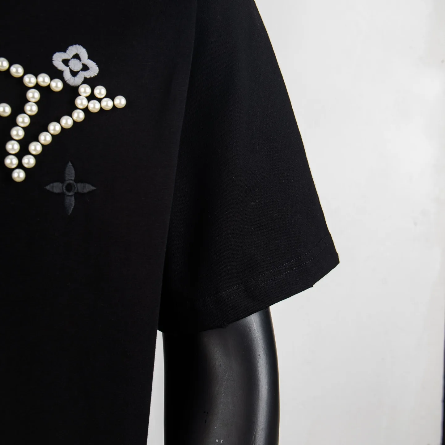 Embellished Monogram Flower Cotton T-Shirt D12515037 — view 8