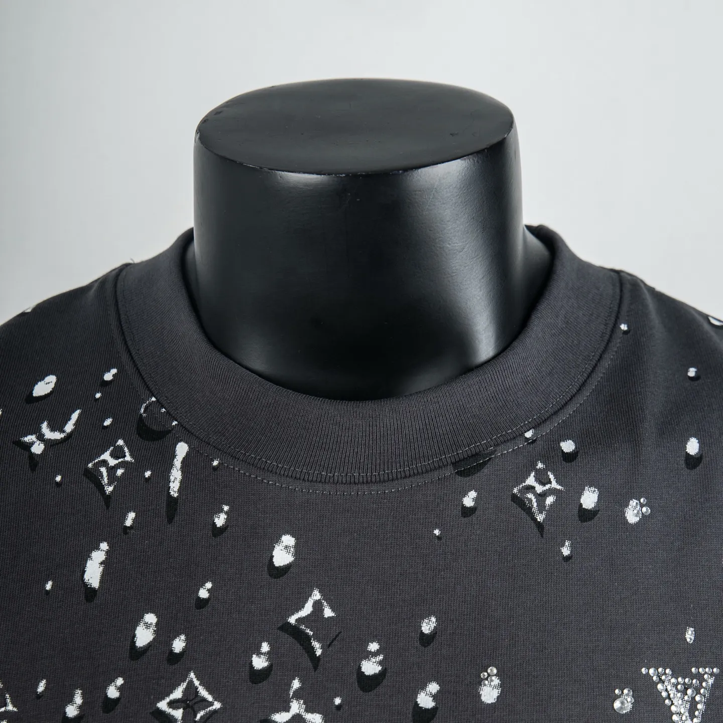 Monogram Raindrop Print Cotton T-Shirt D12515020 — view 3