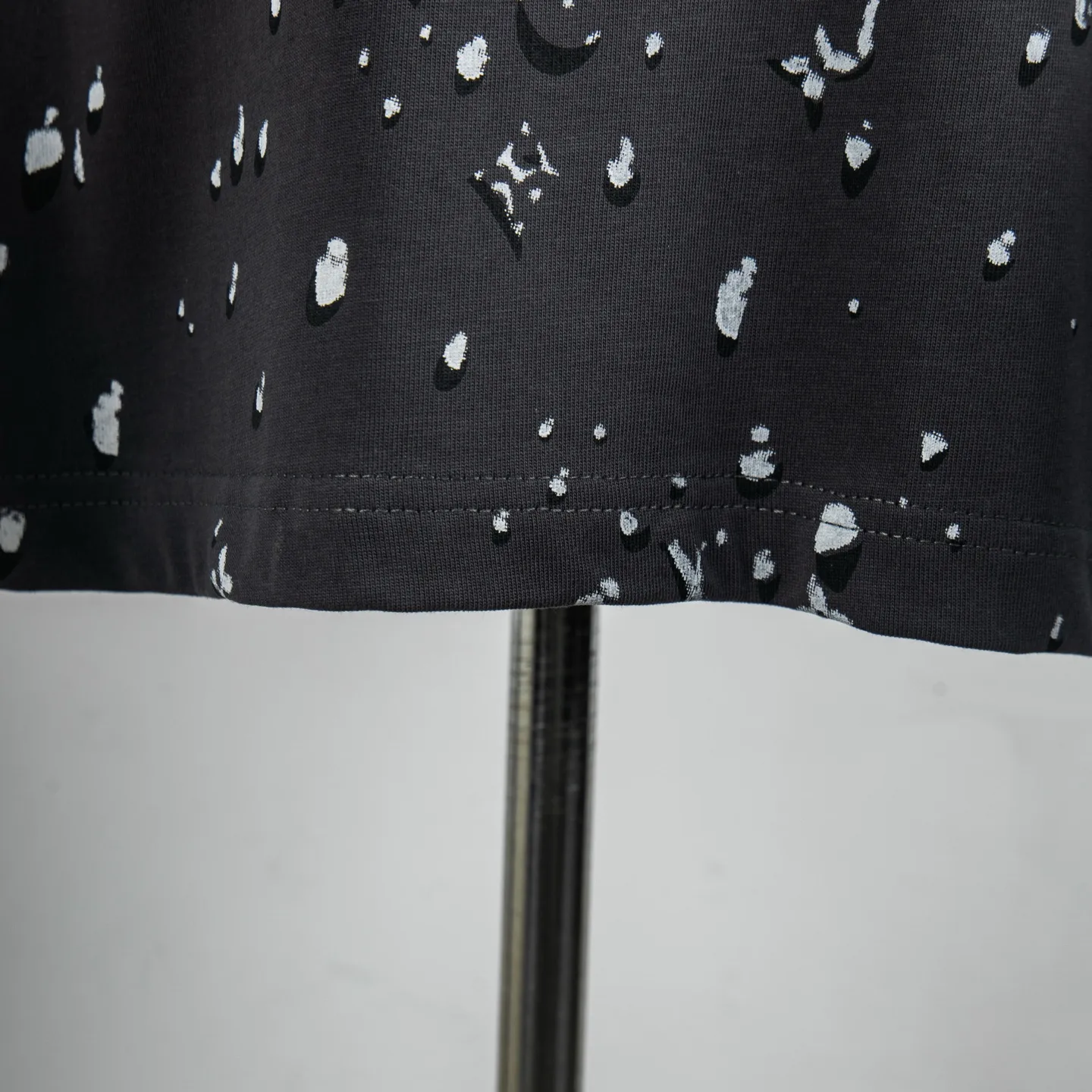 Monogram Raindrop Print Cotton T-Shirt D12515020 — view 8