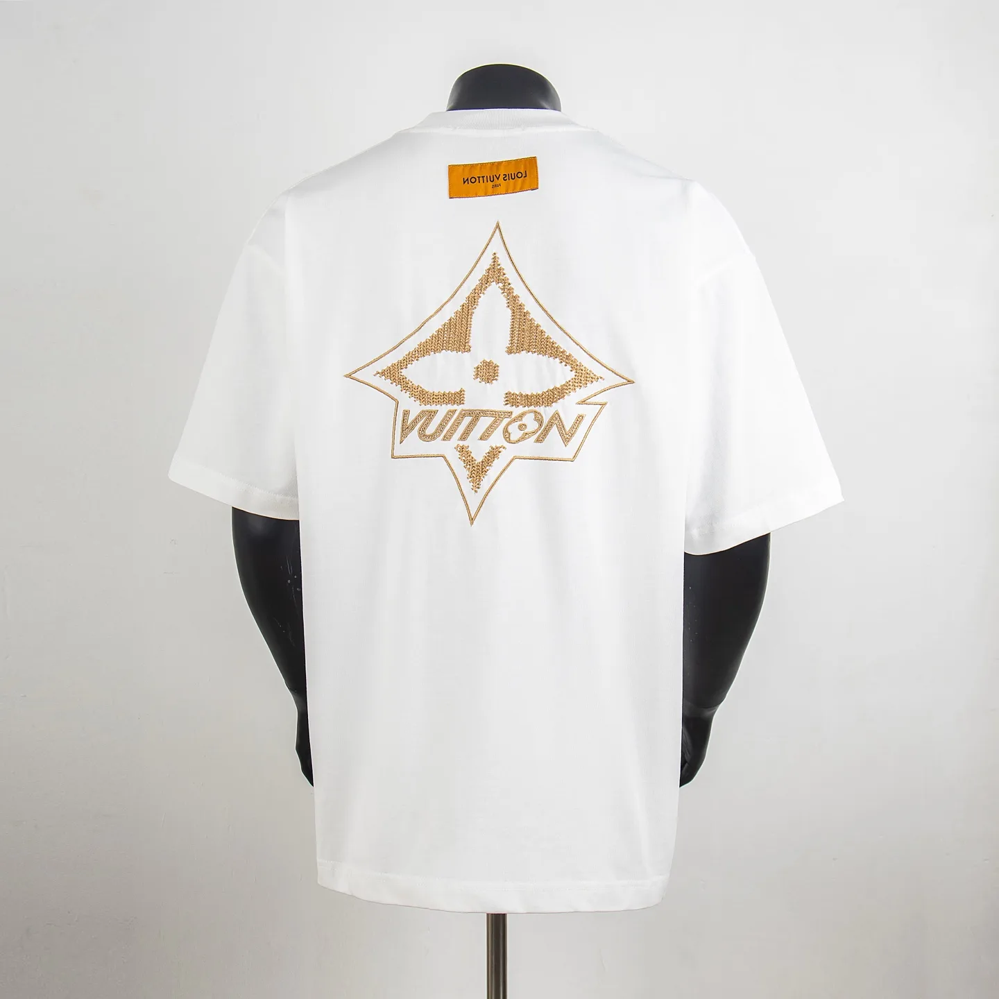 Embroidered Monogram Flower Cotton T-Shirt D11915003 — view 2