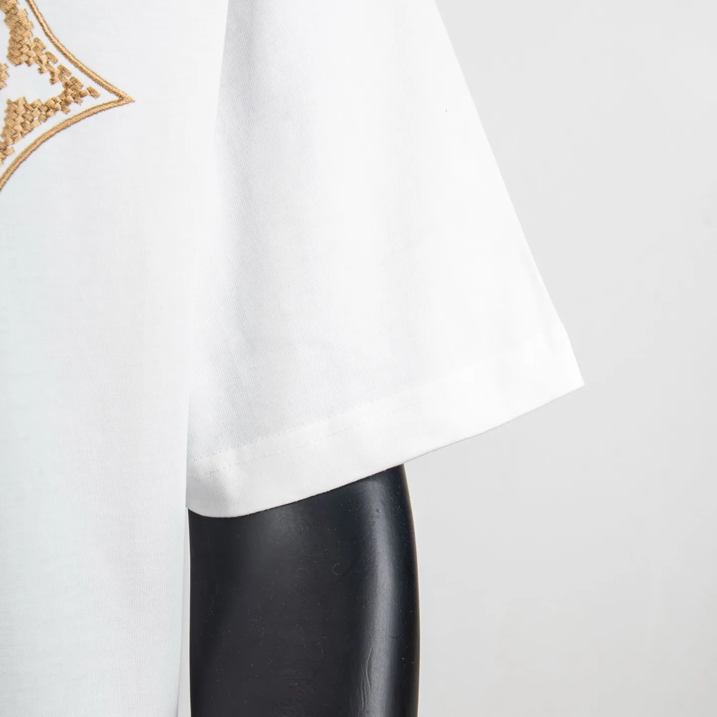 Embroidered Monogram Flower Cotton T-Shirt D11915003 — view 8