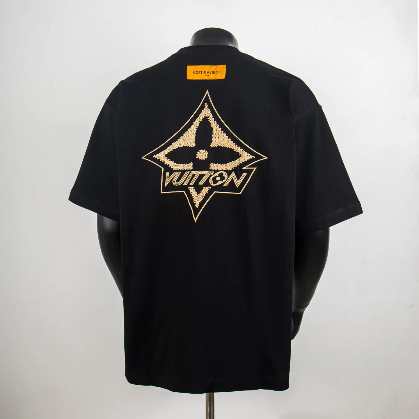 Embroidered Monogram Flower Cotton T-Shirt D11915002 — view 2