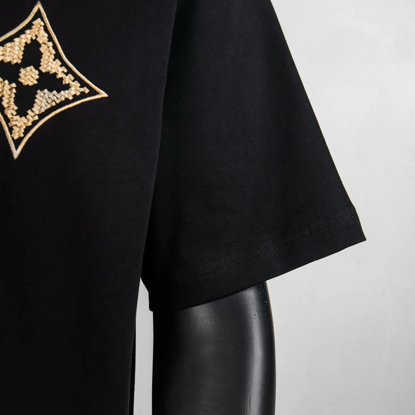 Embroidered Monogram Flower Cotton T-Shirt D11915002 — view 7