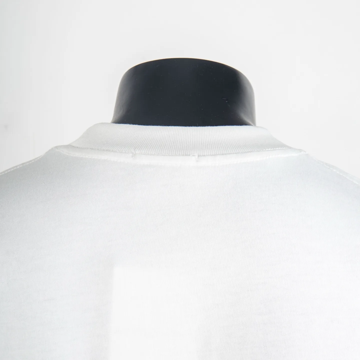 Givenchy Logo and Star Print Cotton T-Shirt D11514996 — view 4