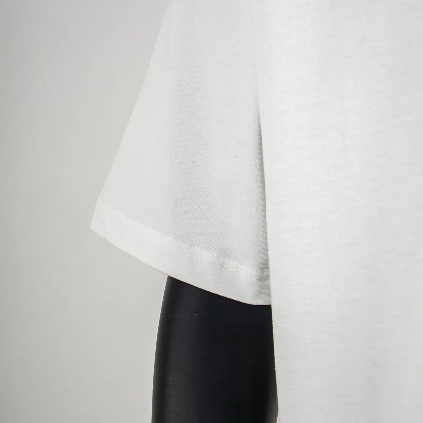 Givenchy Logo and Star Print Cotton T-Shirt D11514996 — view 7