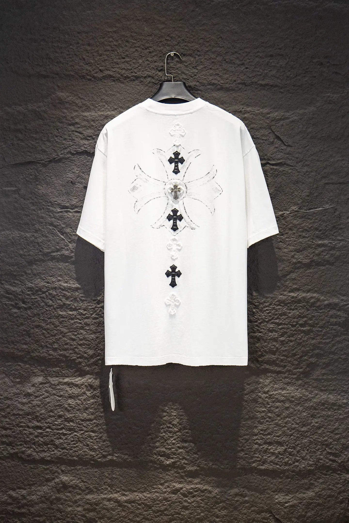 Oversized Distressed Cross Patch T-Shirt D14514962 — view 2