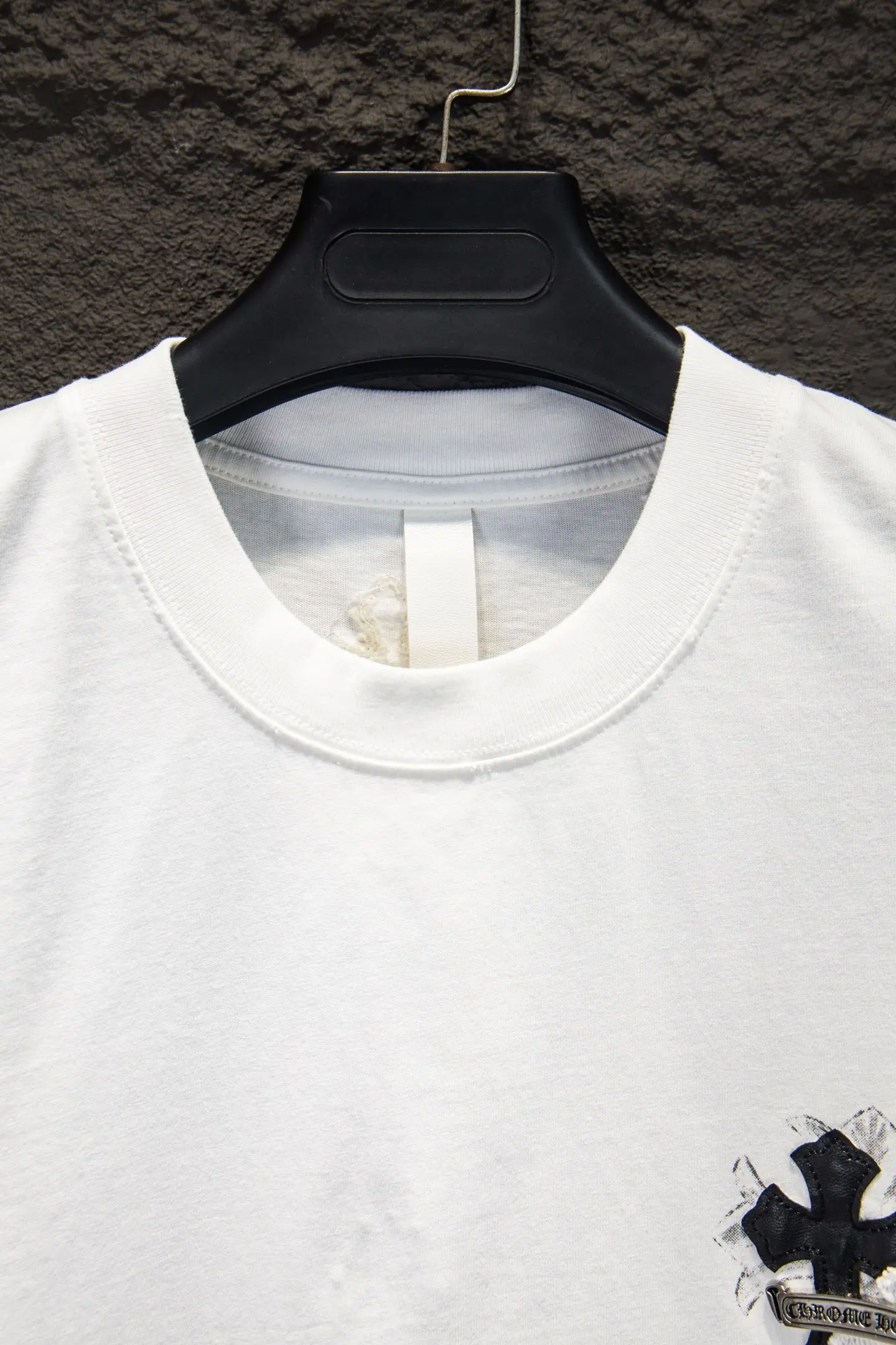 Oversized Distressed Cross Patch T-Shirt D14514962 — view 3