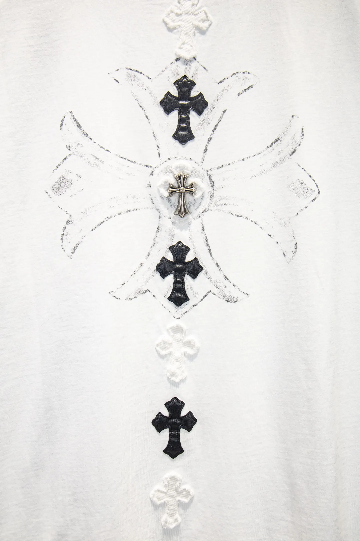Oversized Distressed Cross Patch T-Shirt D14514962 — view 6