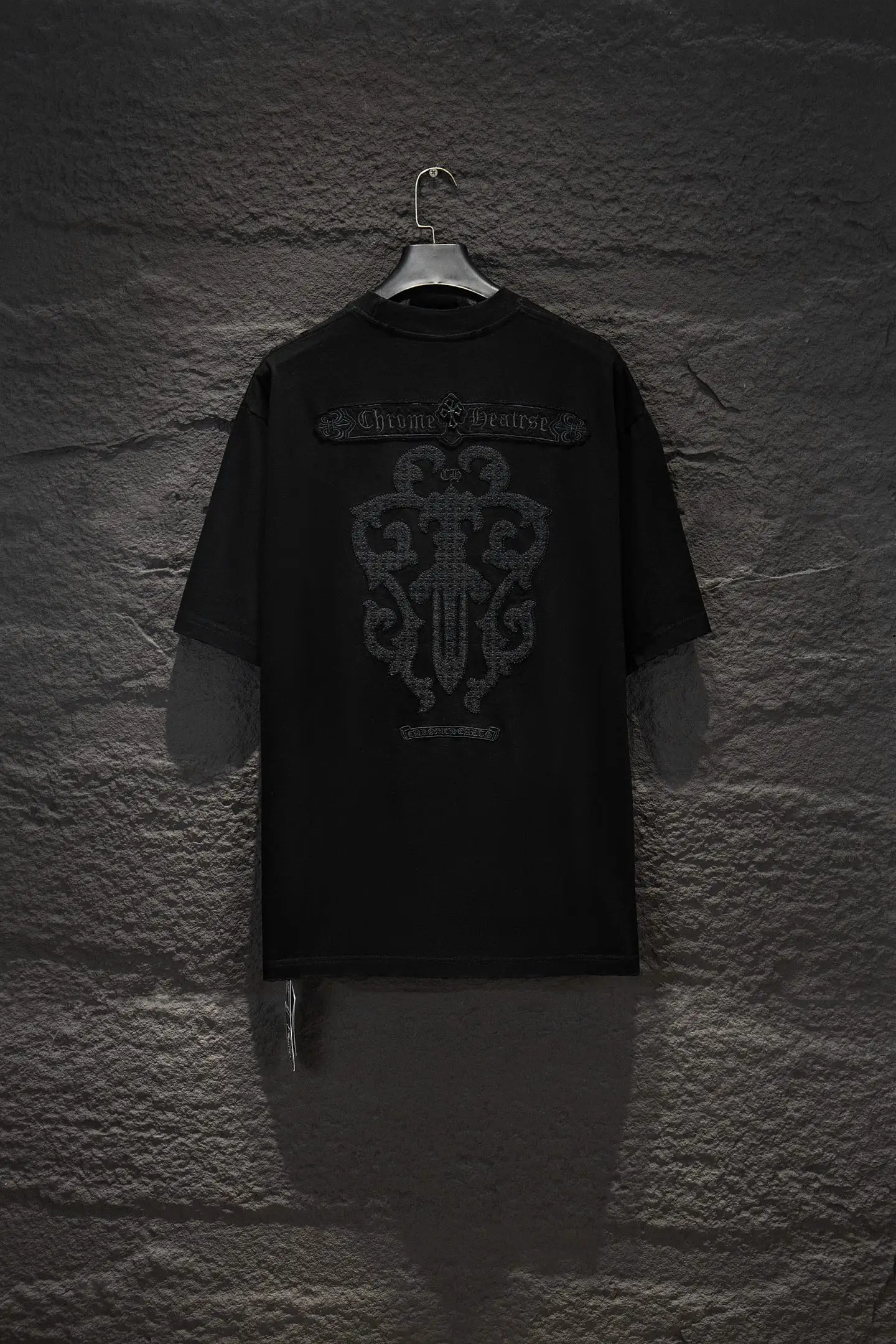 Embroidered Distressed Oversized T-Shirt D14514960 — view 2