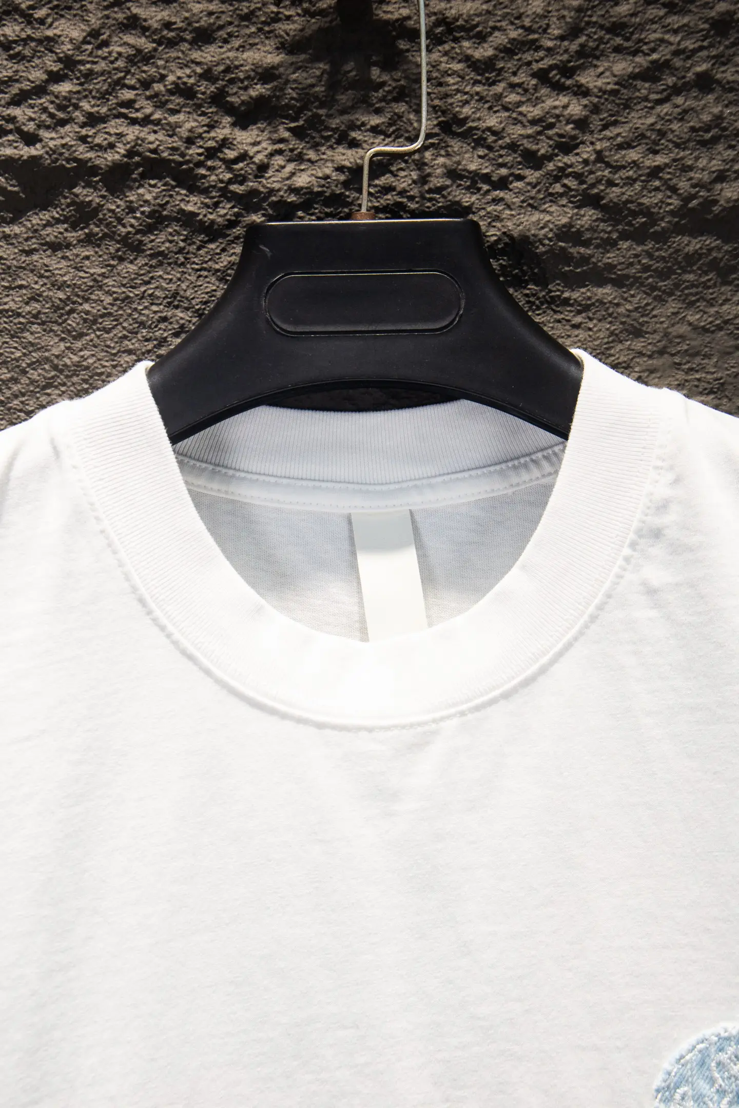 Embroidered Patch Oversized Cotton T-Shirt D13514952 — view 3