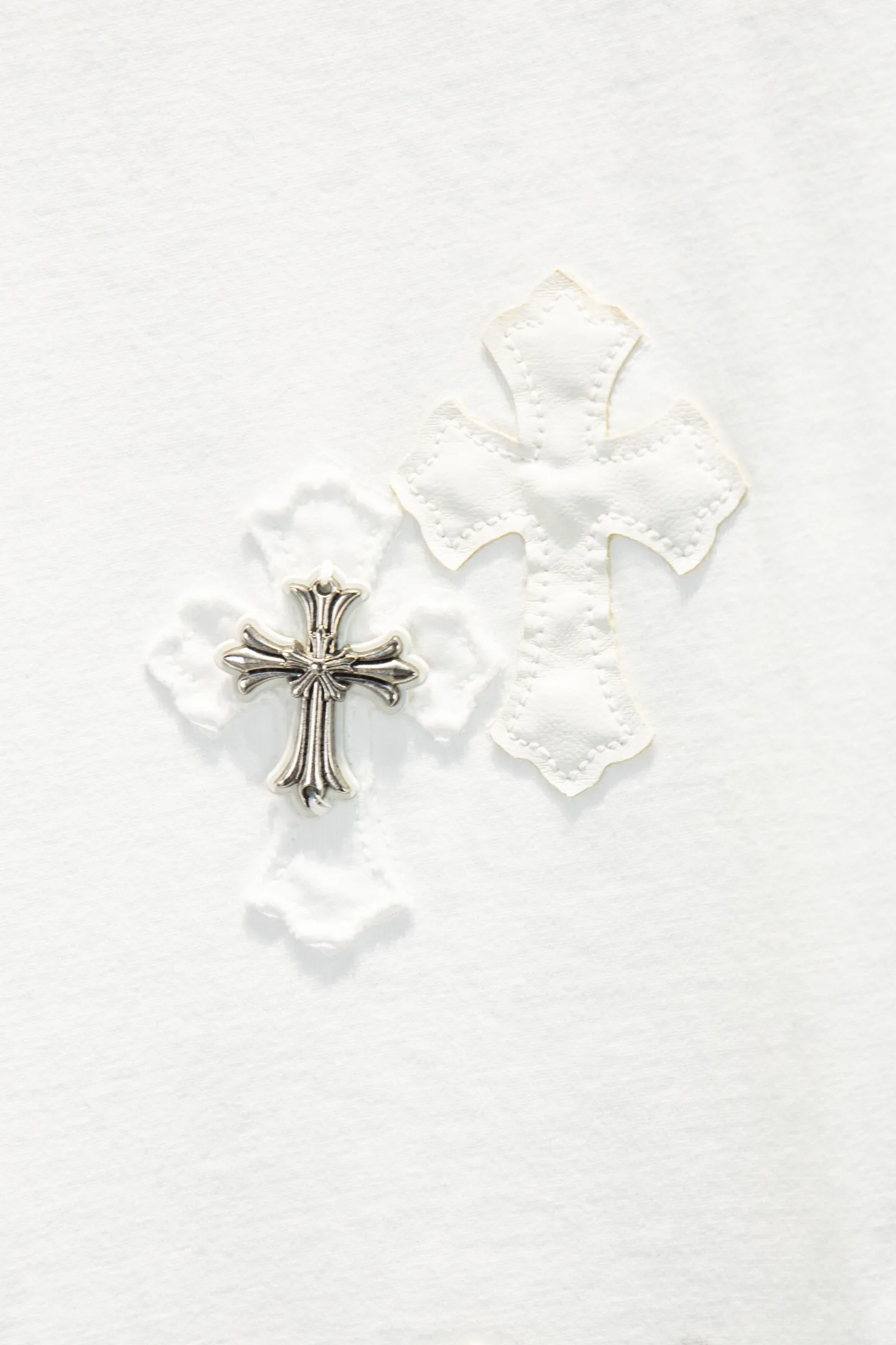Oversized Cross Patch Embroidered T-Shirt D14514948 — view 5