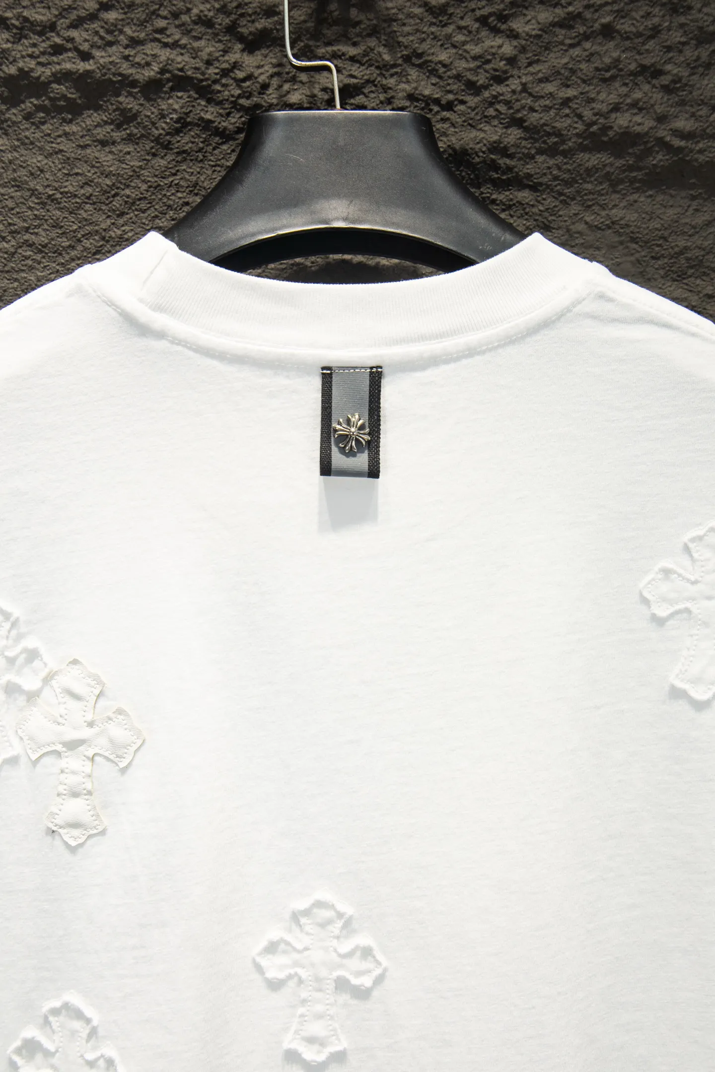 Oversized Cross Patch Embroidered T-Shirt D14514948 — view 6