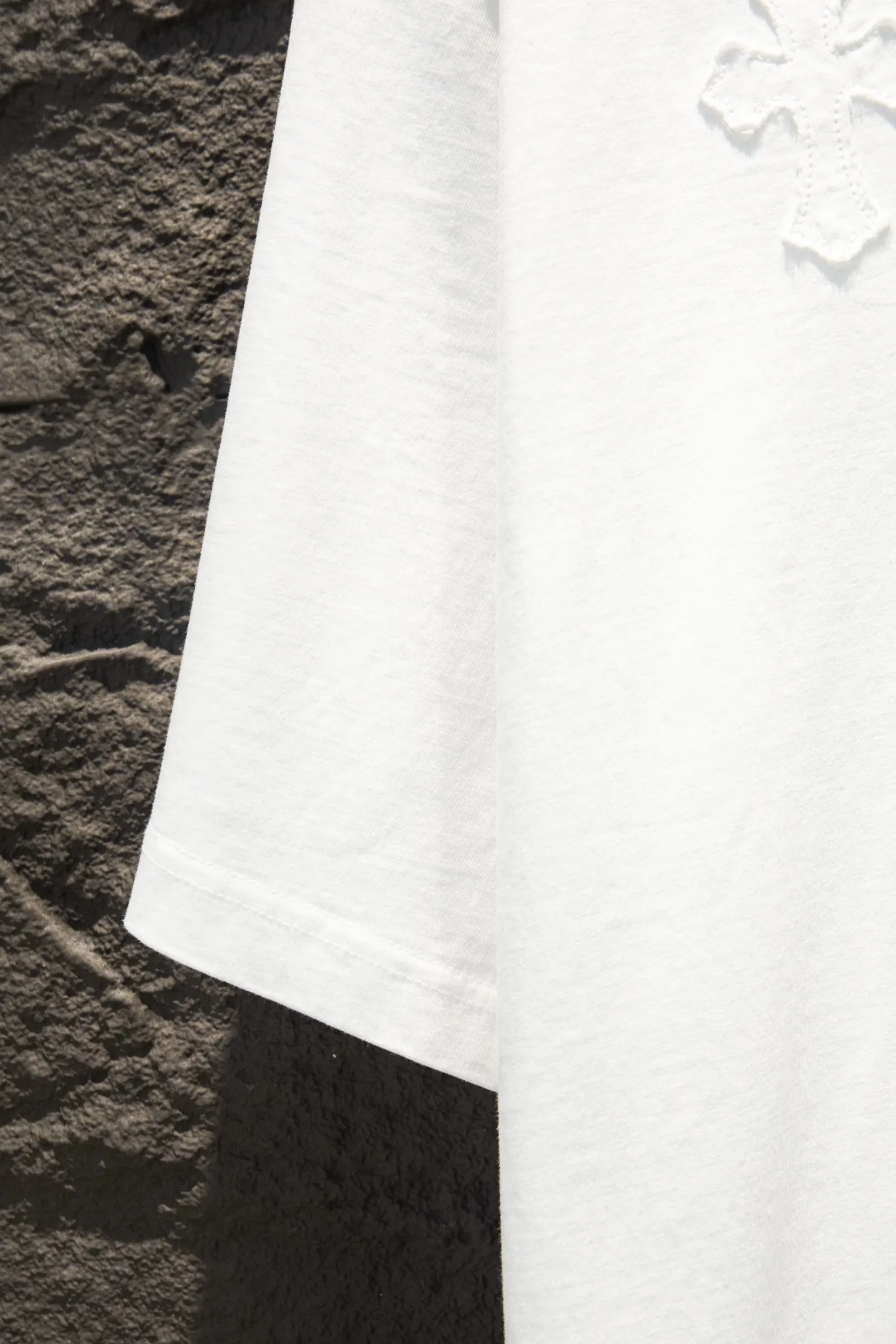 Oversized Cross Patch Embroidered T-Shirt D14514948 — view 7