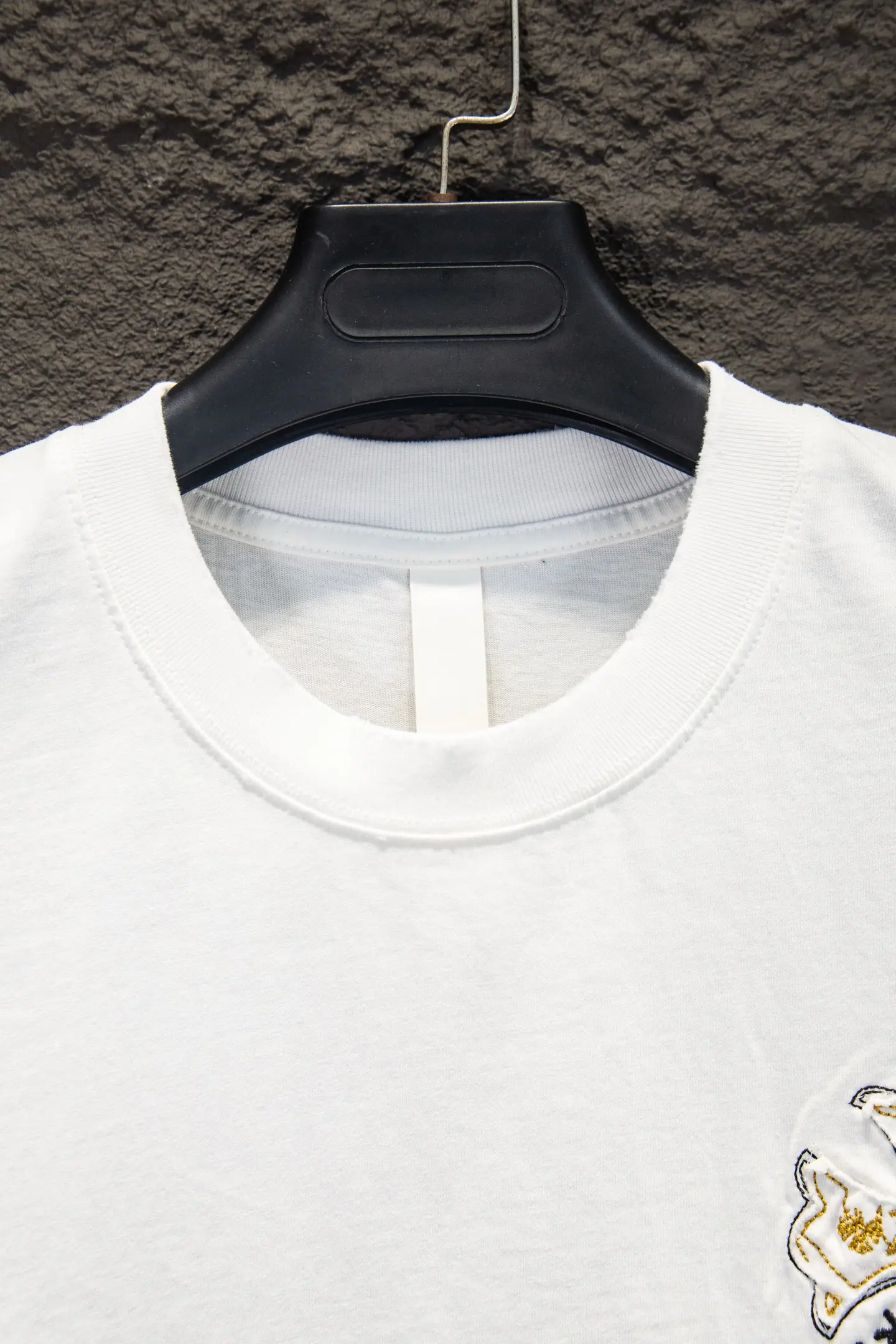 Embroidered Patch Oversized Cotton T-Shirt D14514928 — view 3