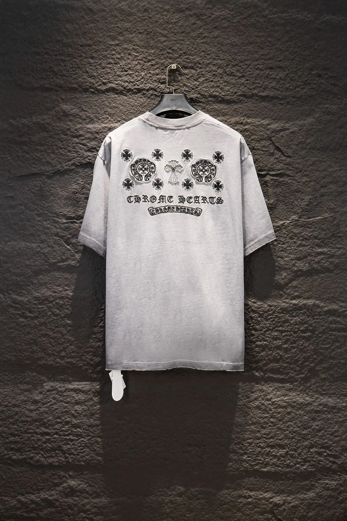 Oversized Embroidered Distressed Cotton T-Shirt D14515092 — view 2