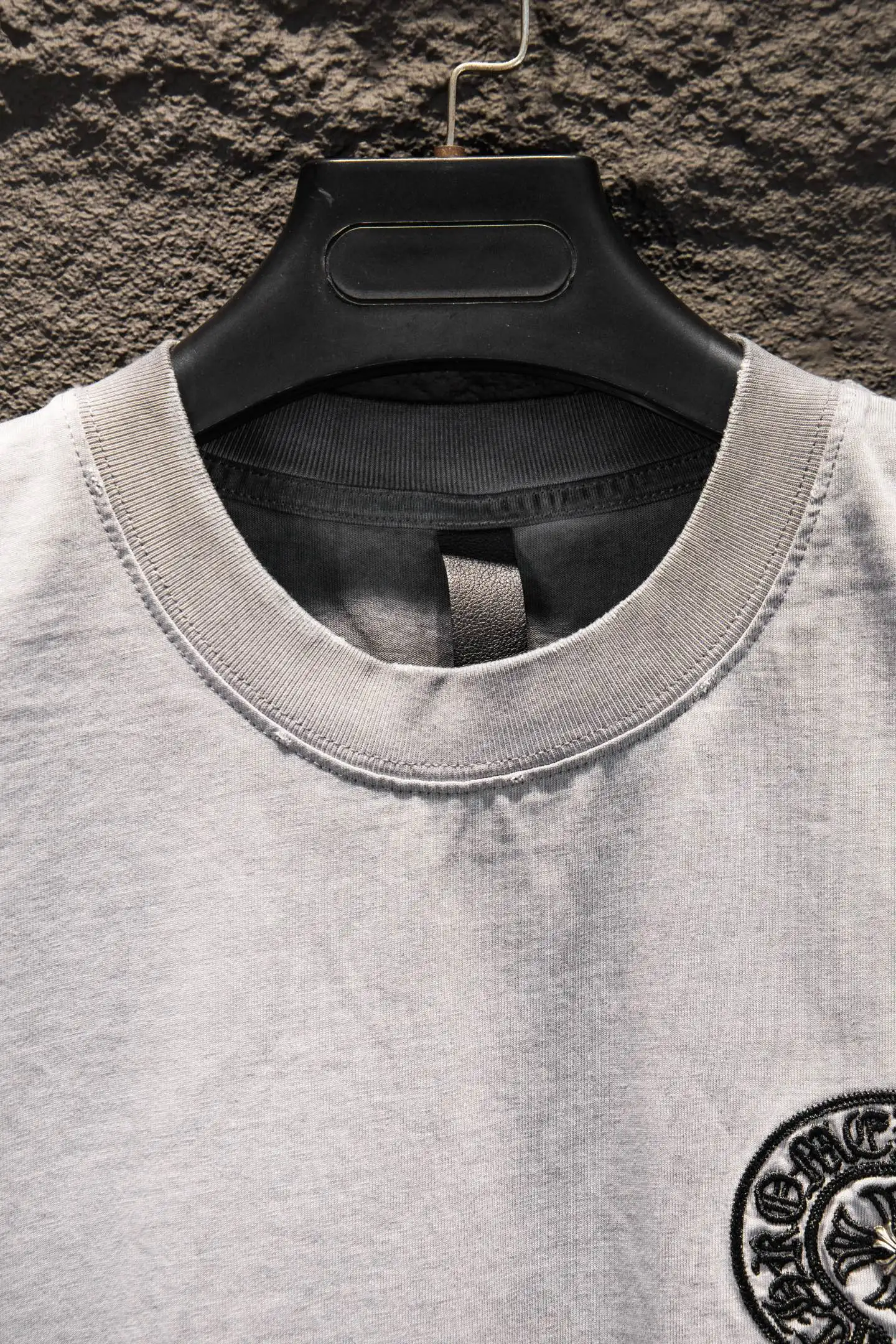 Oversized Embroidered Distressed Cotton T-Shirt D14515092 — view 3