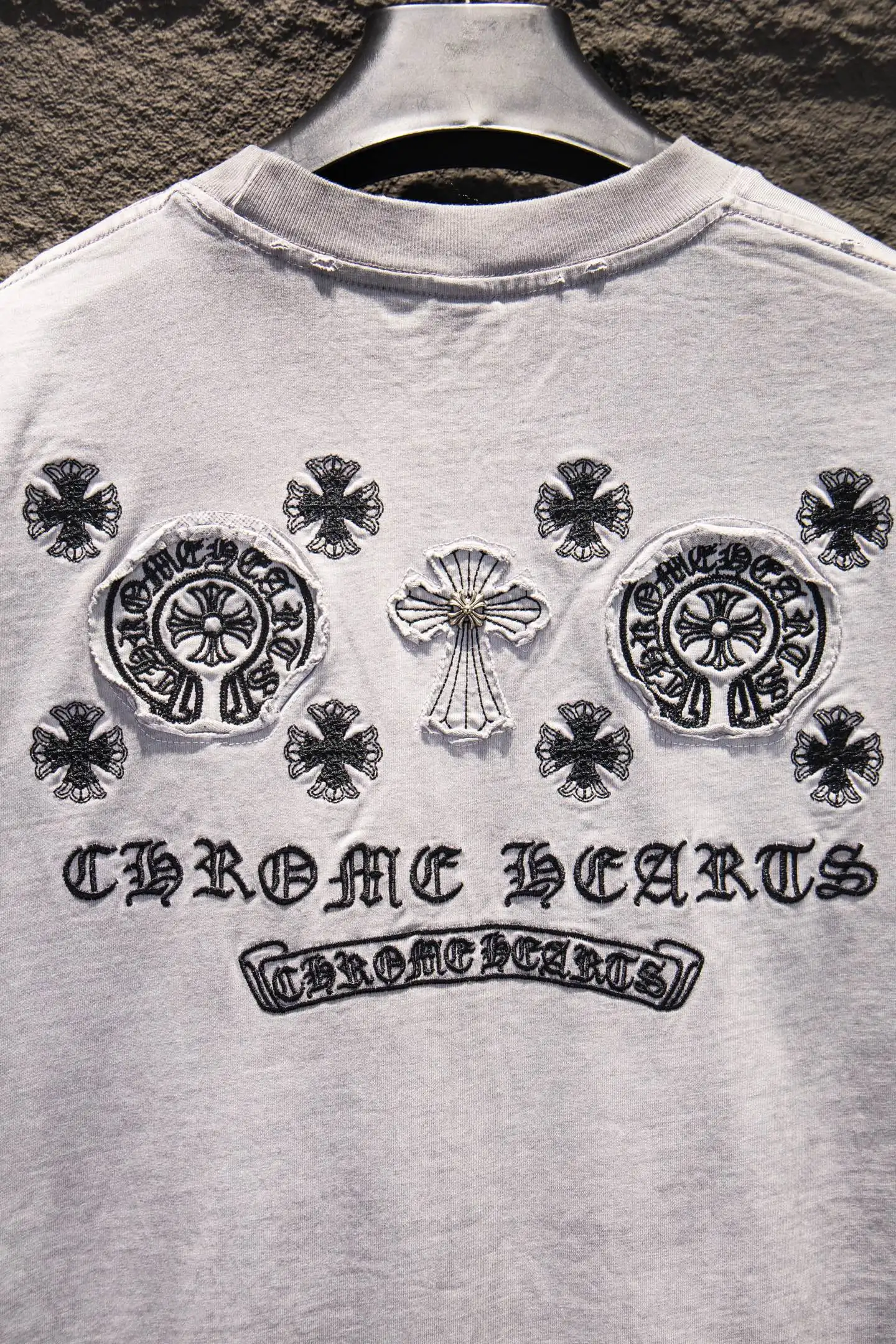 Oversized Embroidered Distressed Cotton T-Shirt D14515092 — view 5