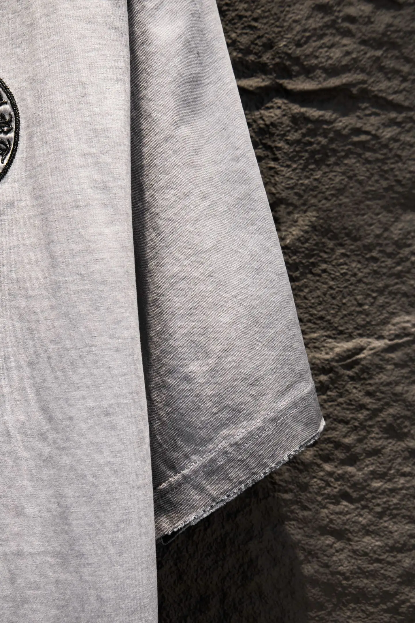 Oversized Embroidered Distressed Cotton T-Shirt D14515092 — view 6