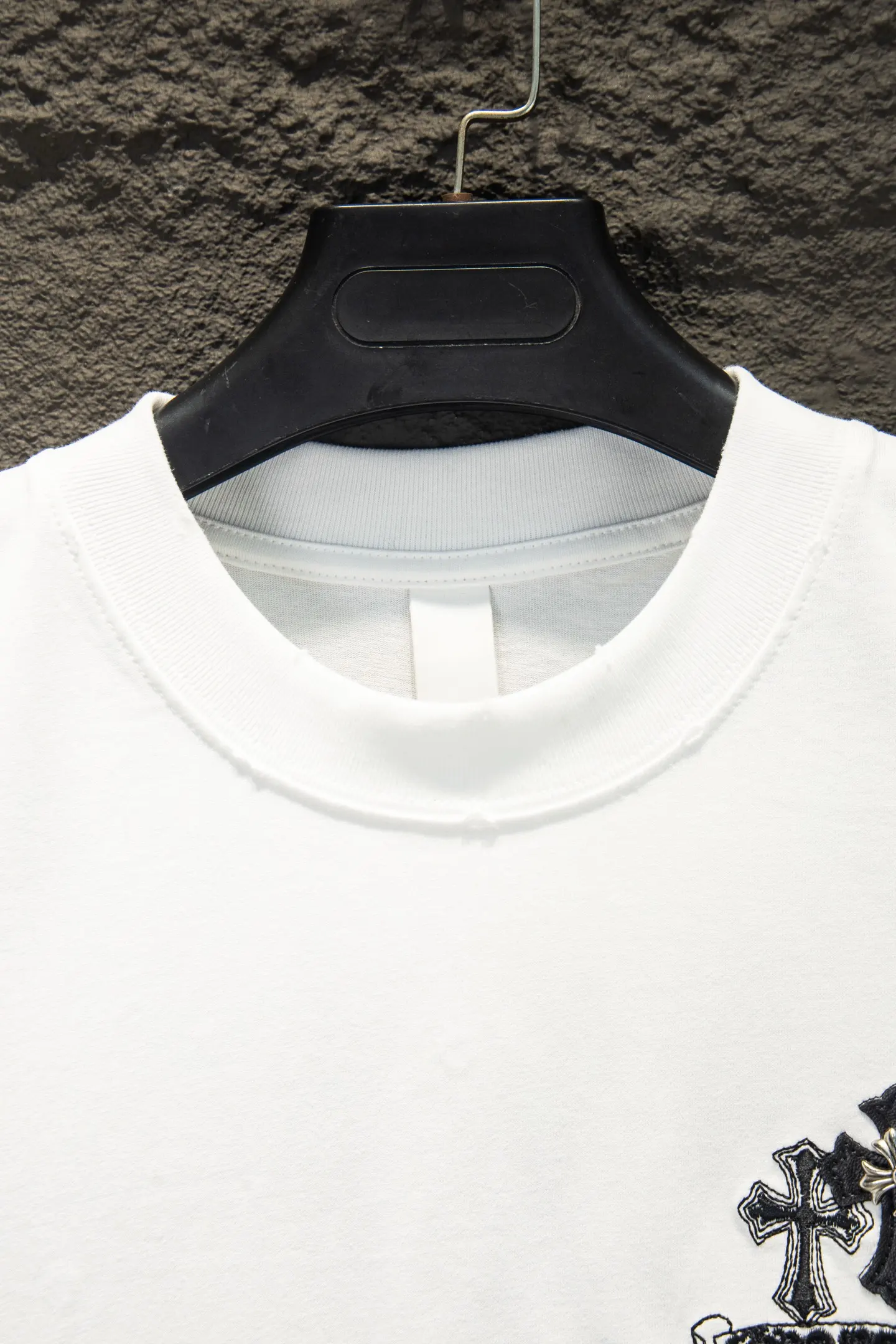 Distressed Embroidered Leather Patch T-Shirt D13515075 — view 3