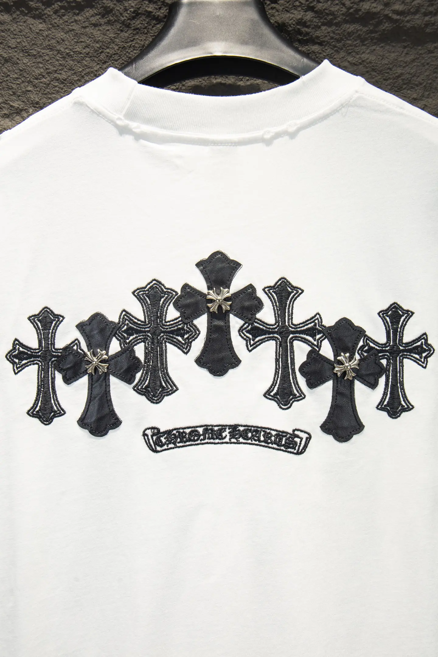 Distressed Embroidered Leather Patch T-Shirt D13515075 — view 5