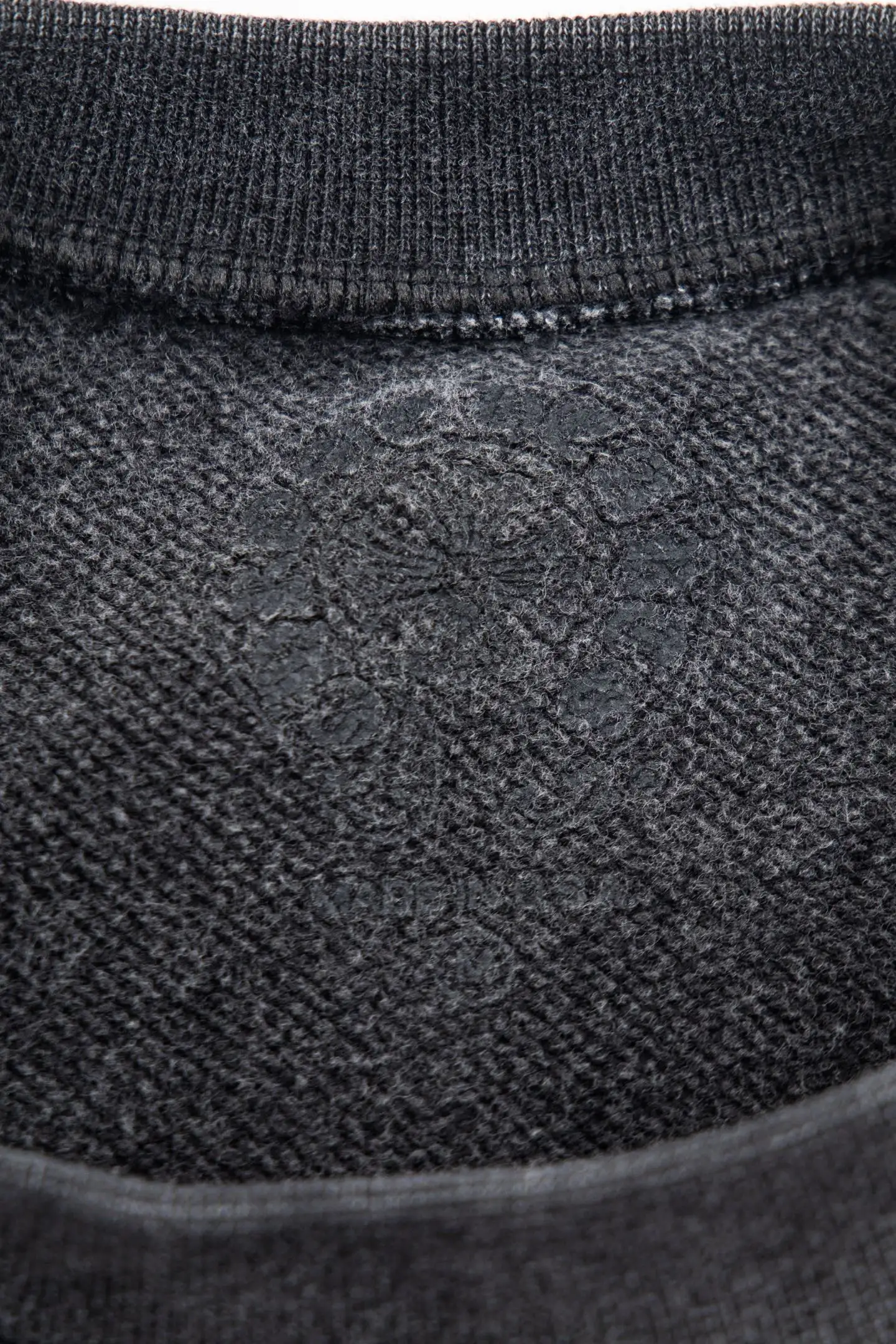Washed Cotton Crew-Neck Sweatshirt D18922907 — view 11