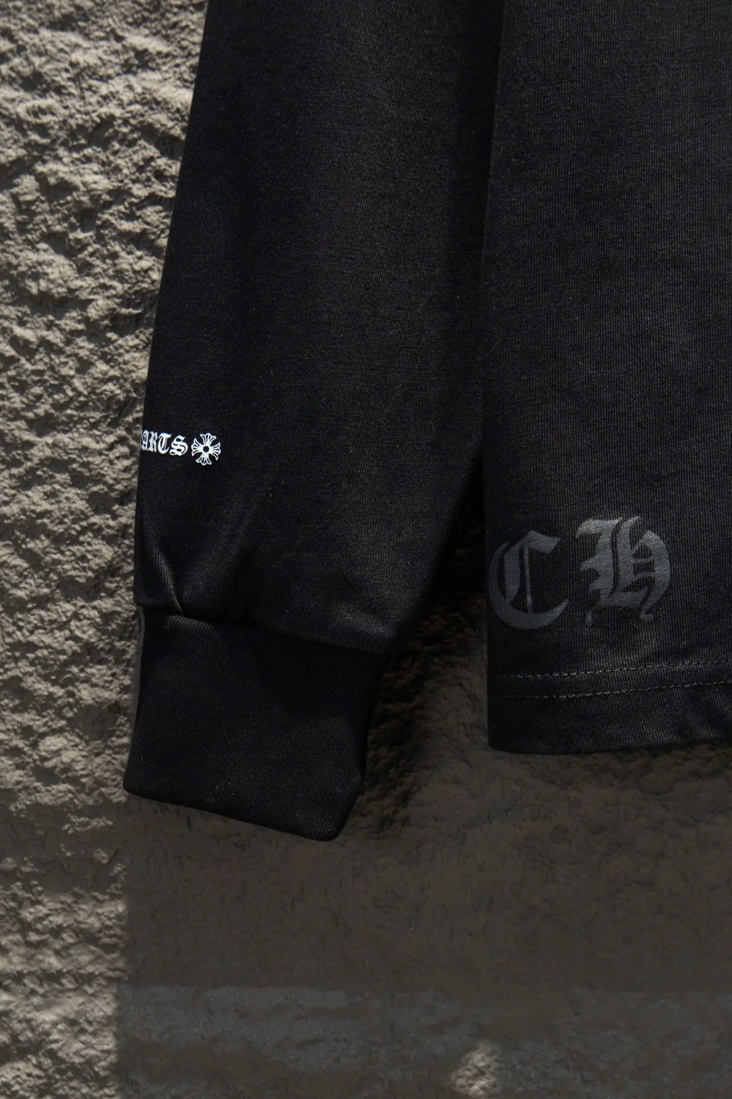 Oversized Logo-Print Cotton Long-Sleeve T-Shirt D14922909 — view 6