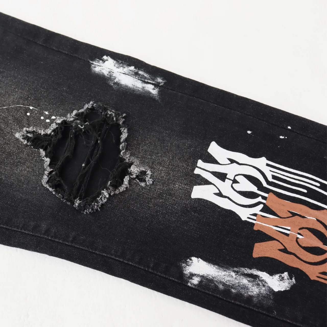 Distressed Graphic Print Slim-Fit Jeans D13511849 — view 6