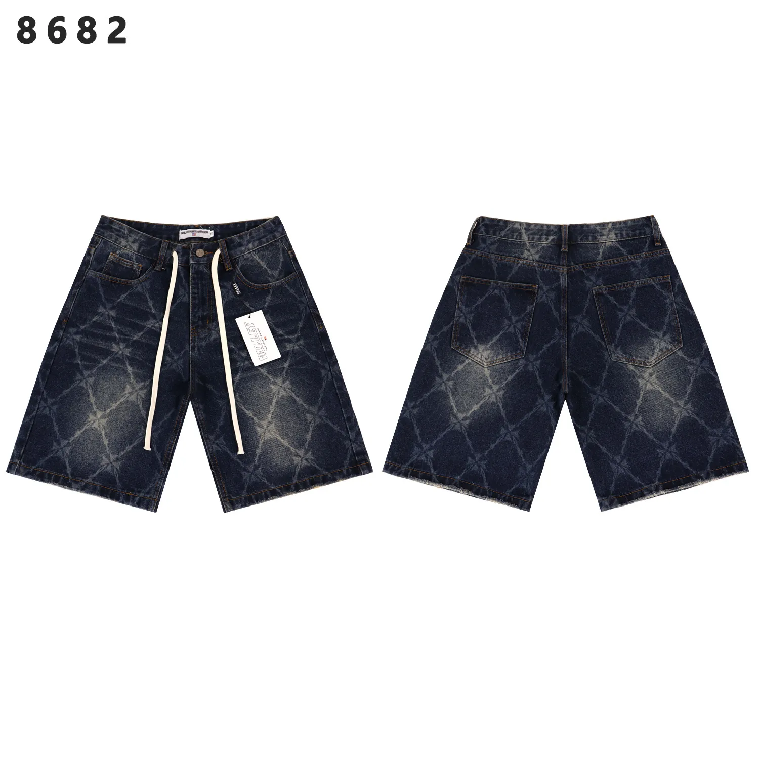 Laser-Etched Diamond Pattern Denim Shorts D10811796 — view 2