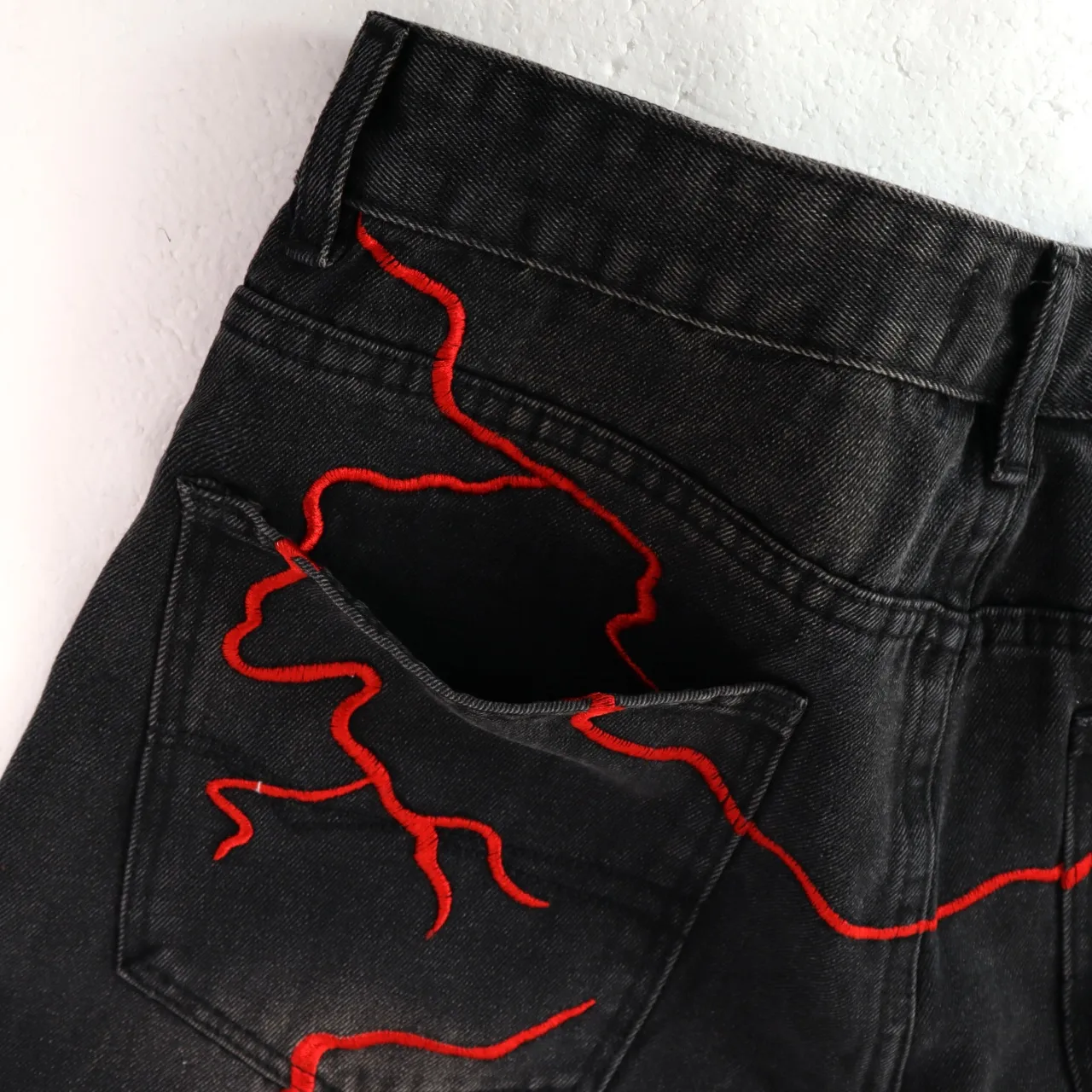 Embroidered Graphic Loose-Fit Denim Shorts D11011776 — view 4