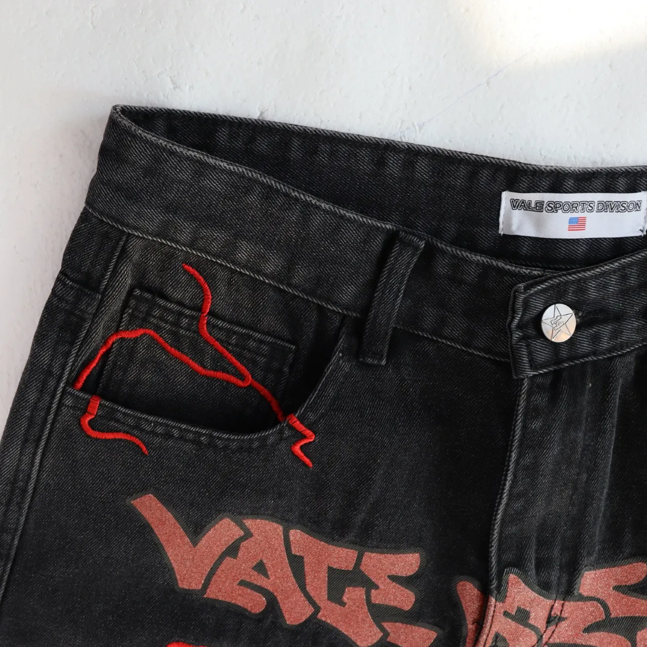 Embroidered Graphic Loose-Fit Denim Shorts D11011776 — view 5