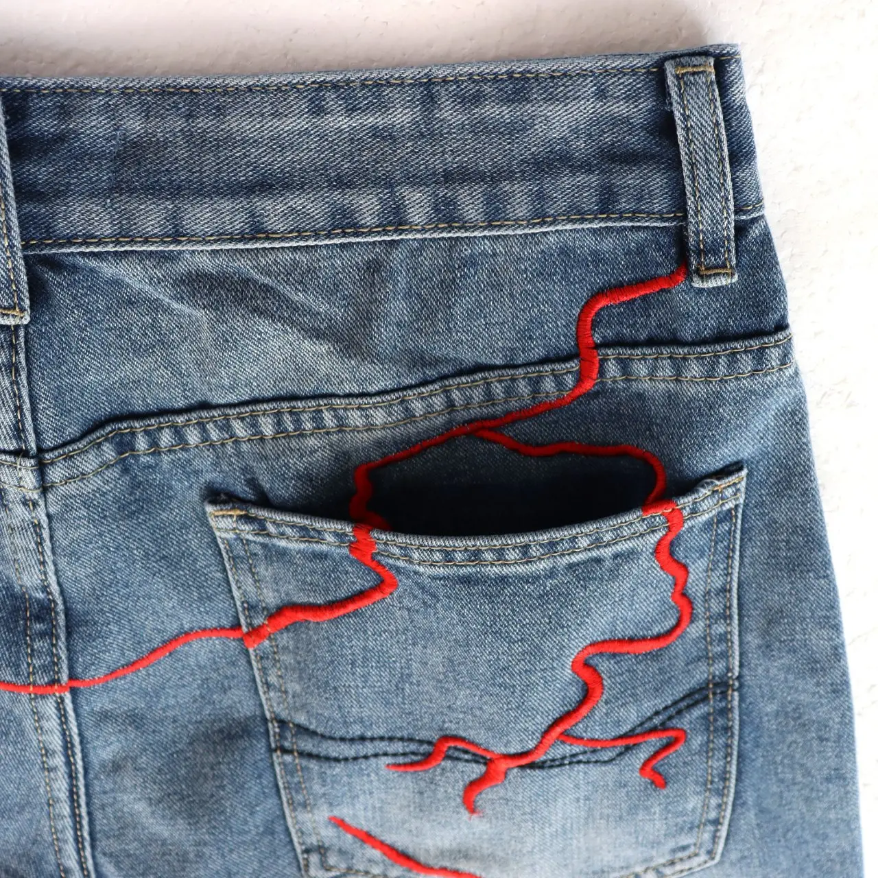 Embroidered Graphic Loose-Fit Denim Shorts D11011776 — view 6