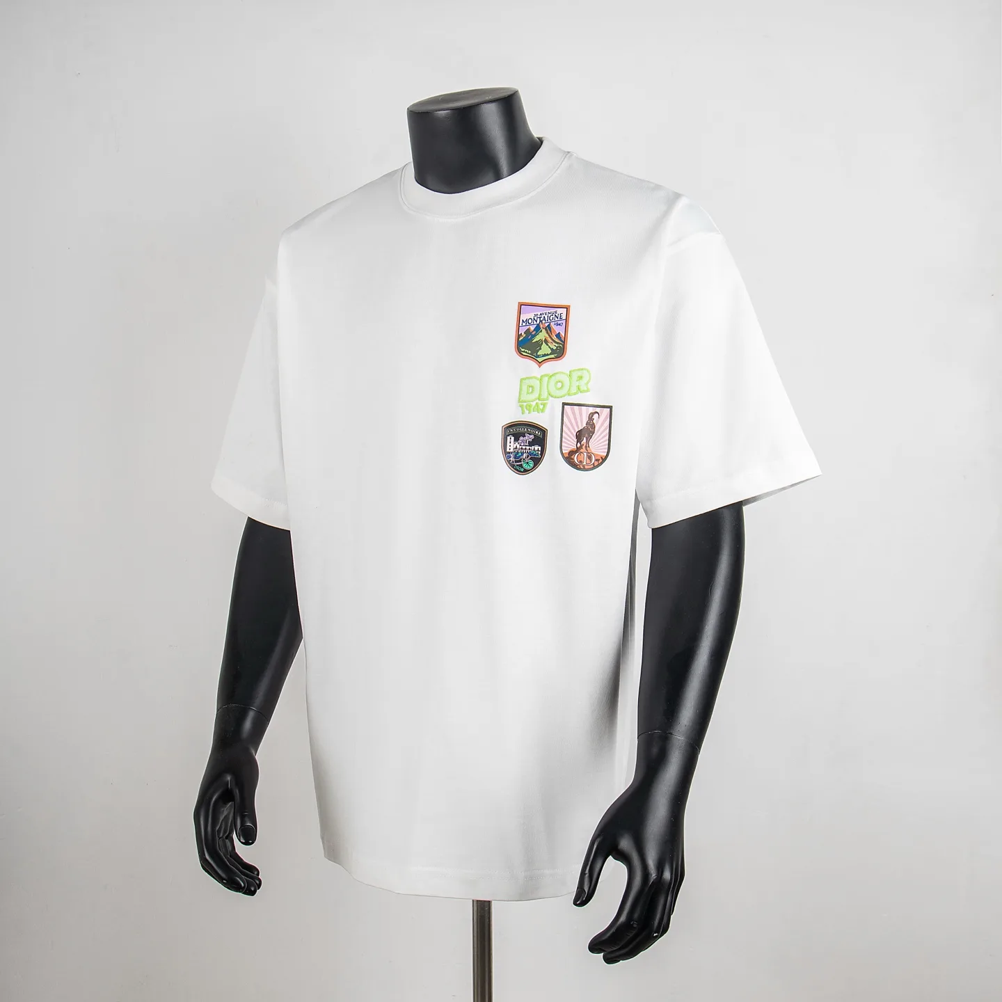 Lifestyle Multi-Patch Embroidered T-Shirt D11912315