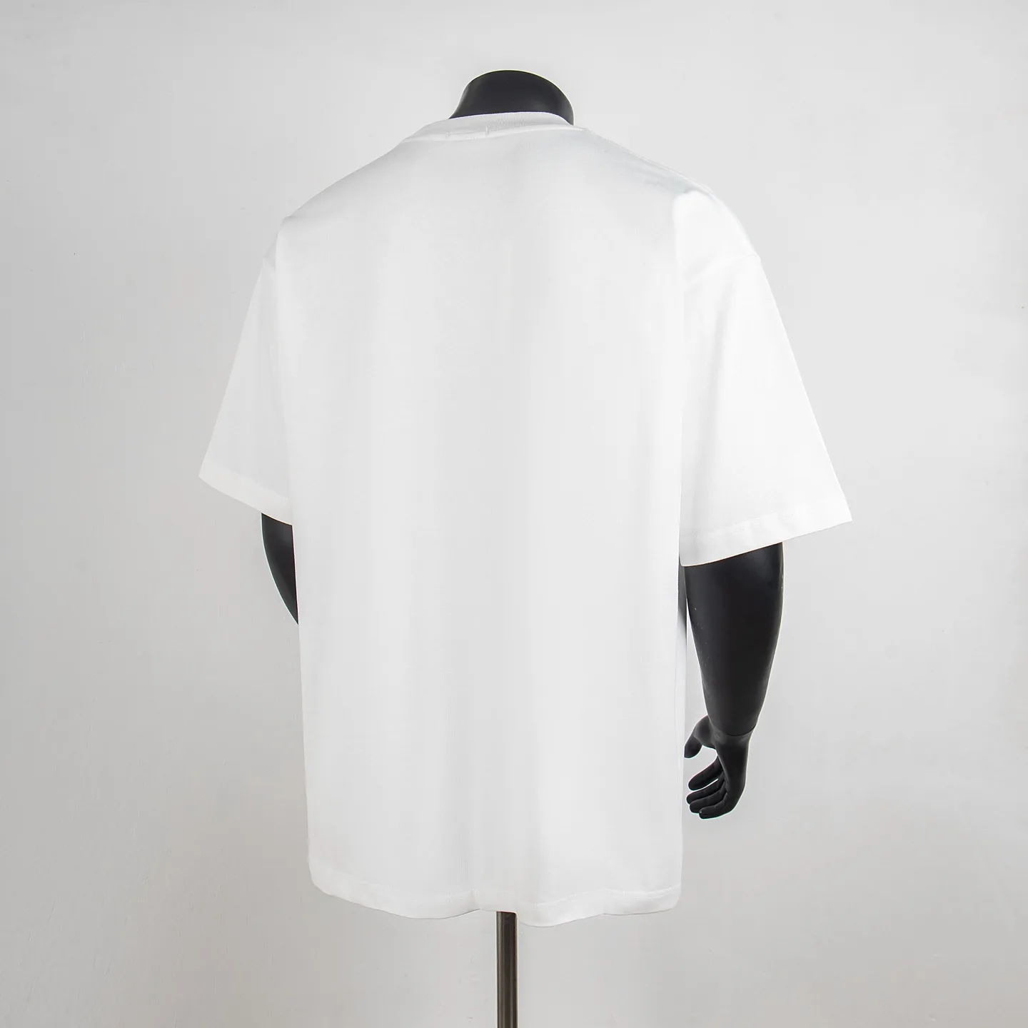 Lifestyle Multi-Patch Embroidered T-Shirt D11912315 — view 2