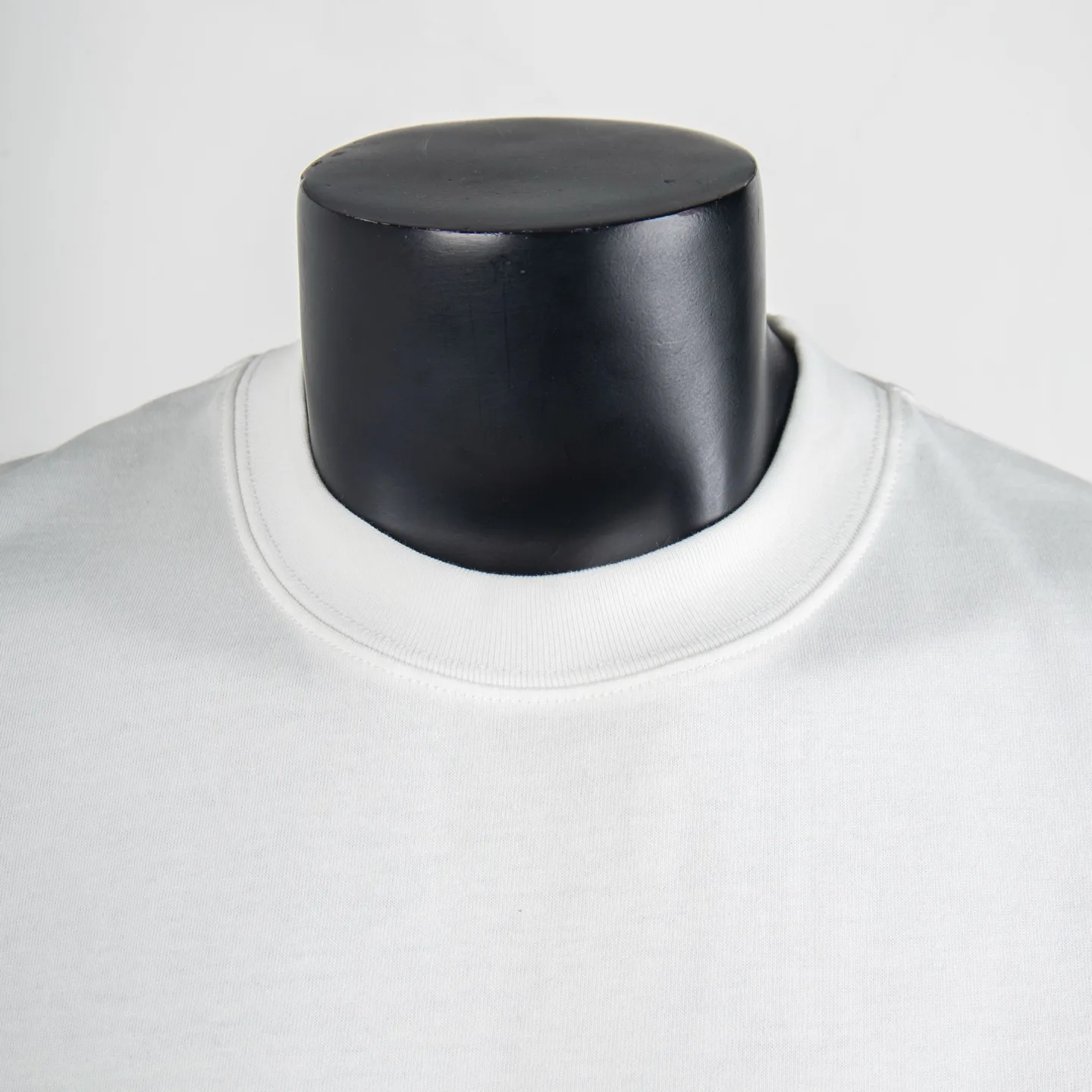 Lifestyle Multi-Patch Embroidered T-Shirt D11912315 — view 3