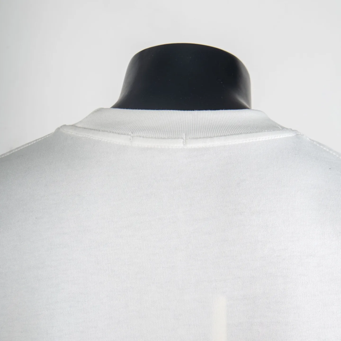Lifestyle Multi-Patch Embroidered T-Shirt D11912315 — view 4