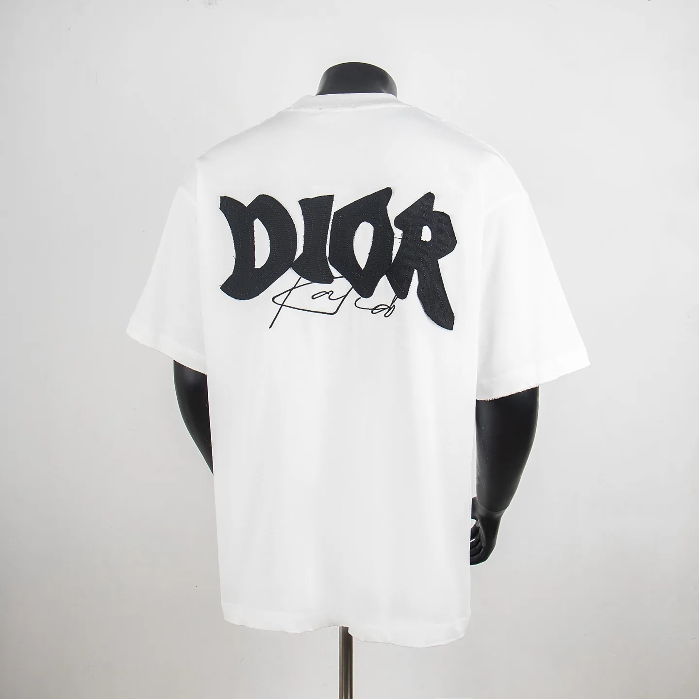 Logo Patch Distressed Cotton T-Shirt D12512309 — view 2