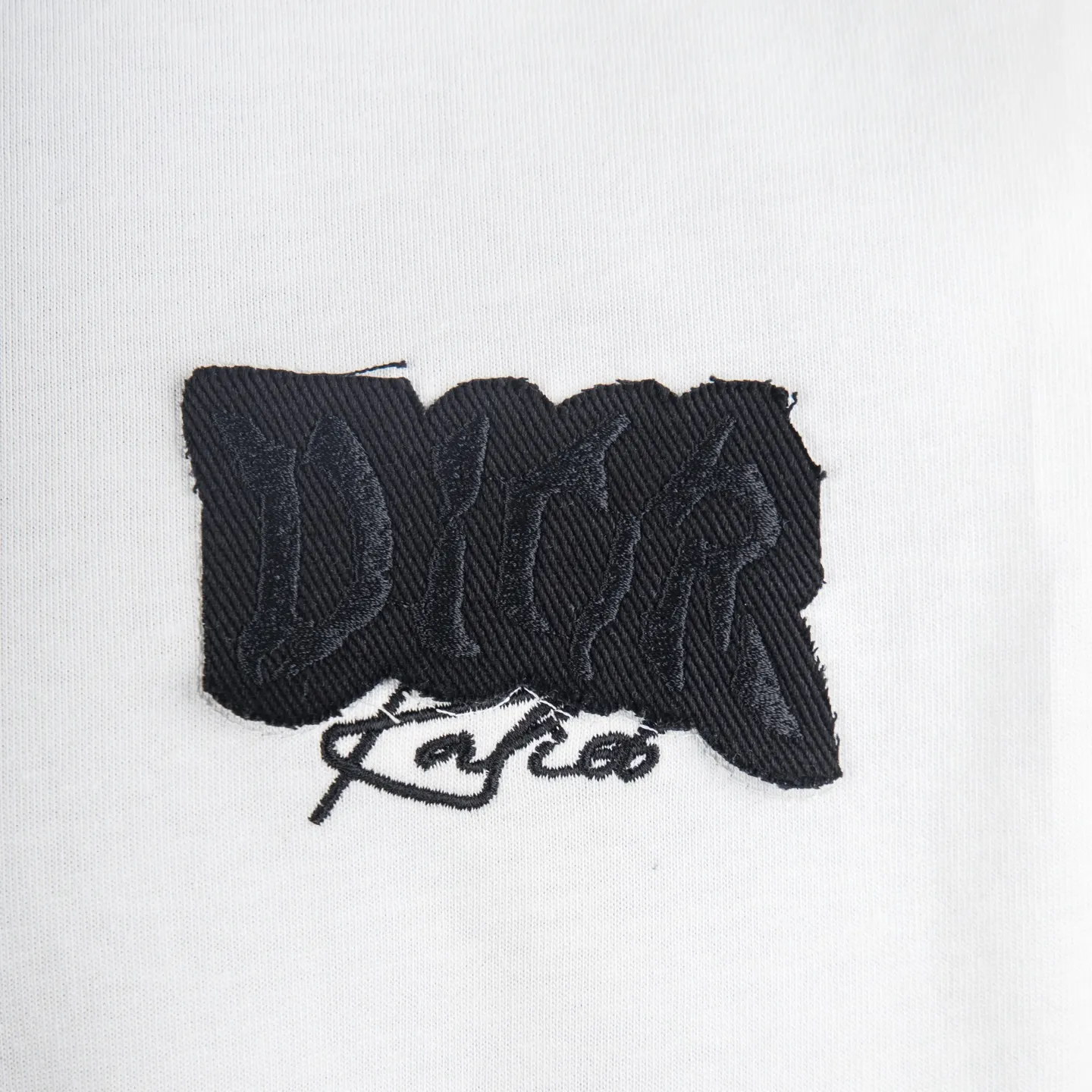 Logo Patch Distressed Cotton T-Shirt D12512309 — view 4